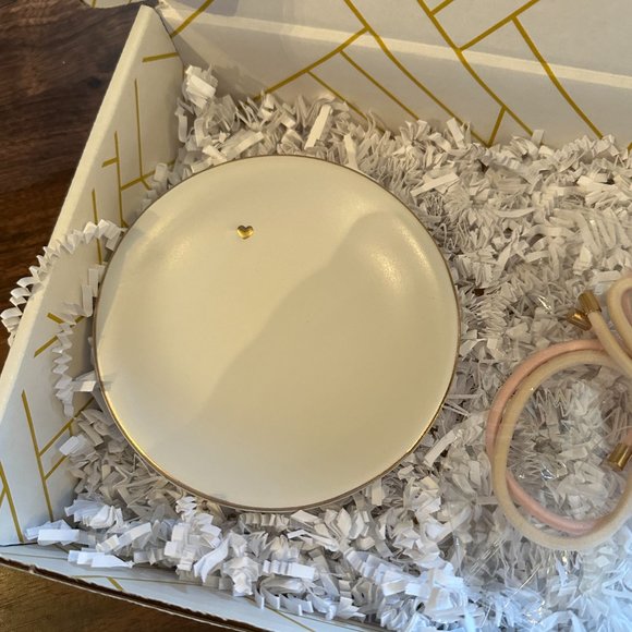 Hello Happy Love Box: Necklace, Tray, Pouch & Hair Ties NIB - Picture 10 of 11